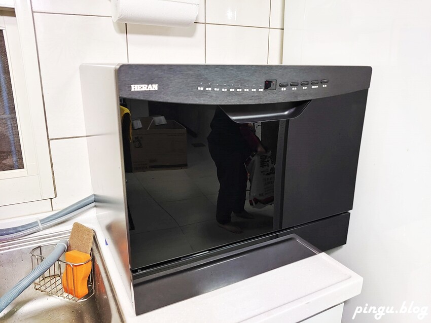 禾聯洗碗機推薦|禾聯HERAN六人份熱風循環洗碗機(HDW-06BT010) 獨立熱風烘乾模式/UV殺菌燈/360度上下雙噴洗臂 - 小企鵝生活趣
