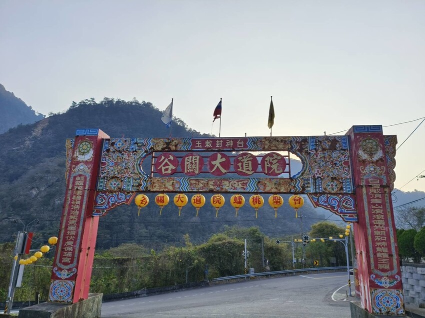 47395.jpg - 【台中.谷關】谷關七雄之東卯山。平緩好走後段0.5K石曝+大岩石+超美展望來回14K 47395.jpg - 【台中.谷關】谷關七雄之東卯山。平緩好走後段0.5K石曝+大岩石+超美展望來回14K