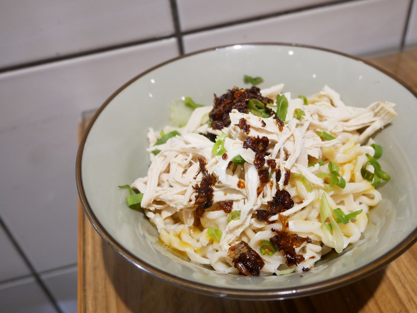 有麵好食（結束營業）-近新竹大遠百，提供多種麵點，推薦乾拌、叻沙系列! 平價又多樣的選擇╰(*°▽°*)╯