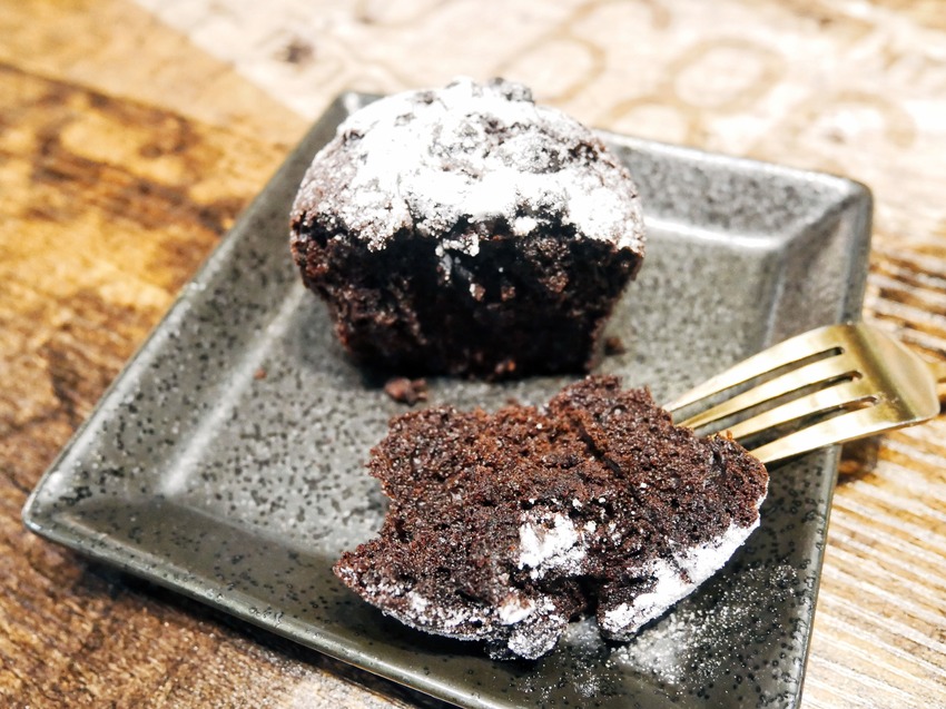 晨醉咖啡(舊址)-近中友百貨,裝潢綠意盎然還有乾燥花,提供咖啡飲品/特製調酒/手作甜點(●ˇ∀ˇ●)