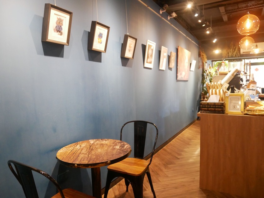 晨醉咖啡(舊址)-近中友百貨,裝潢綠意盎然還有乾燥花,提供咖啡飲品/特製調酒/手作甜點(●ˇ∀ˇ●)