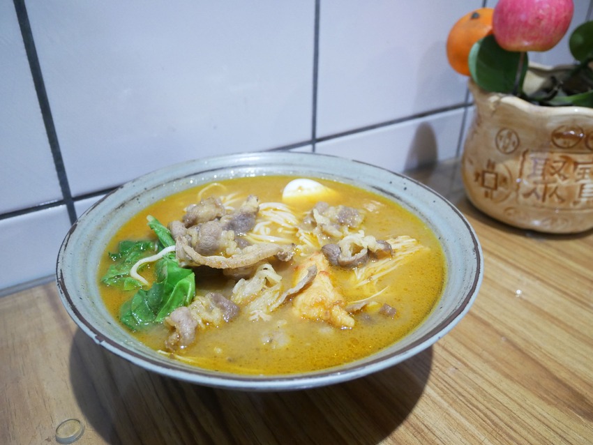 有麵好食（結束營業）-近新竹大遠百，提供多種麵點，推薦乾拌、叻沙系列! 平價又多樣的選擇╰(*°▽°*)╯