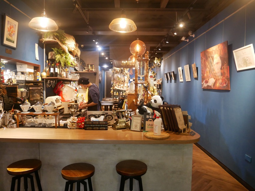 晨醉咖啡(舊址)-近中友百貨,裝潢綠意盎然還有乾燥花,提供咖啡飲品/特製調酒/手作甜點(●ˇ∀ˇ●)