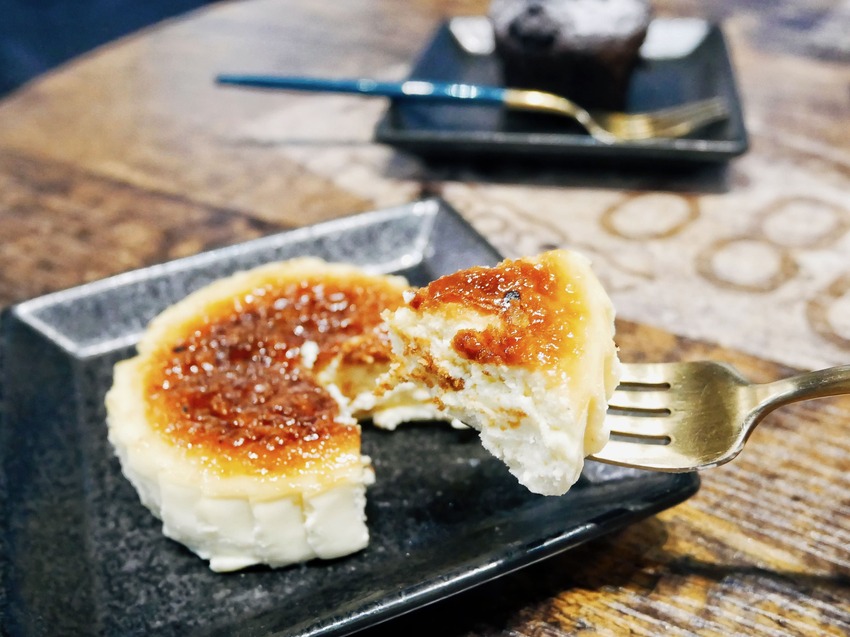 晨醉咖啡(舊址)-近中友百貨,裝潢綠意盎然還有乾燥花,提供咖啡飲品/特製調酒/手作甜點(●ˇ∀ˇ●)