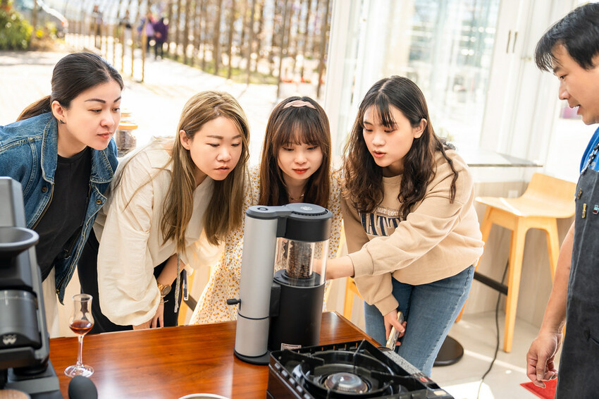 2023嘉義瑞里紫藤花季｜嘉義梅山瑞里兩日遊，期間限定紫色山城浪漫，還有竹林茶席、紫藤花茶席、布料槌染、手調茶包製作、咖啡手沖杯測及沖煮體驗