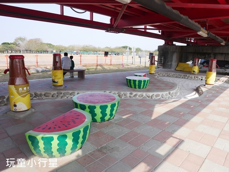 雲林景點｜西螺大橋親水公園+廣場+特色遊戲場（螺石公園）｜雲林玩沙玩水