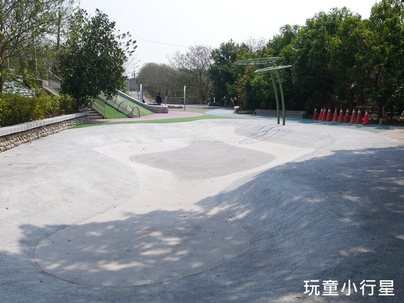 雲林景點｜西螺大橋親水公園+廣場+特色遊戲場（螺石公園）｜雲林玩沙玩水