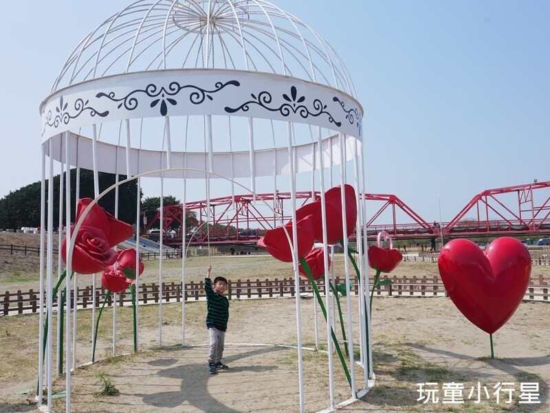 雲林景點｜西螺大橋親水公園+廣場+特色遊戲場（螺石公園）｜雲林玩沙玩水