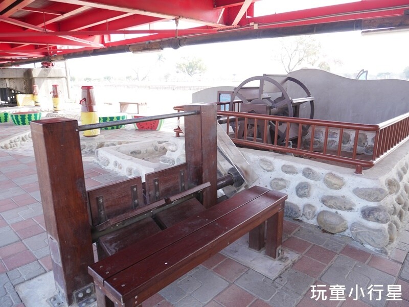 雲林景點｜西螺大橋親水公園+廣場+特色遊戲場（螺石公園）｜雲林玩沙玩水