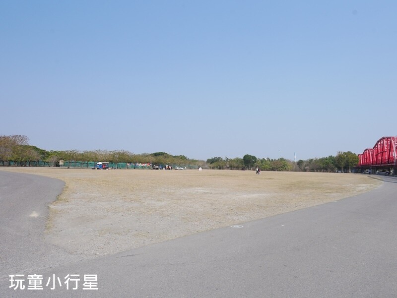 雲林景點｜西螺大橋親水公園+廣場+特色遊戲場（螺石公園）｜雲林玩沙玩水
