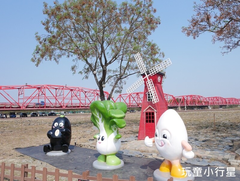 雲林景點｜西螺大橋親水公園+廣場+特色遊戲場（螺石公園）｜雲林玩沙玩水