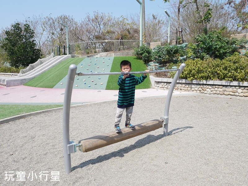 雲林景點｜西螺大橋親水公園+廣場+特色遊戲場（螺石公園）｜雲林玩沙玩水