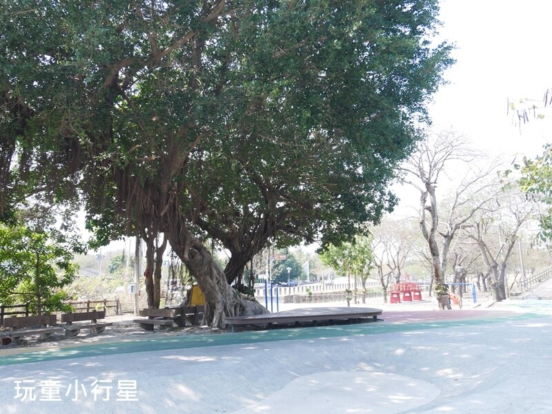 雲林景點｜西螺大橋親水公園+廣場+特色遊戲場（螺石公園）｜雲林玩沙玩水