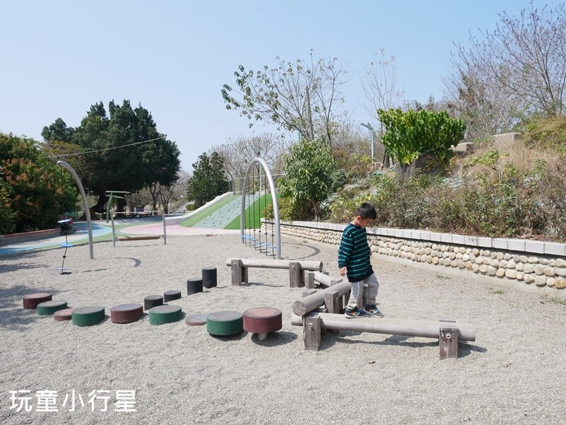 雲林景點｜西螺大橋親水公園+廣場+特色遊戲場（螺石公園）｜雲林玩沙玩水