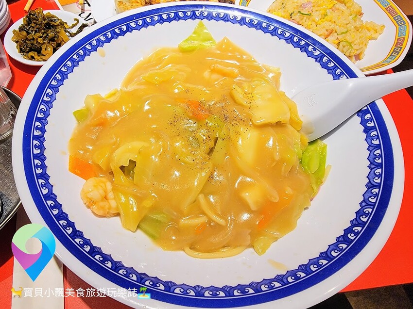 [食]日本大阪 滿滿蔬菜讓拉麵更加美味 阪急三番街 地蔵横丁通り 中華獅子林