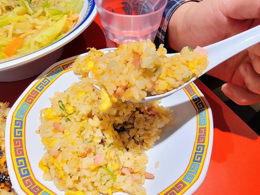 [食]日本大阪 滿滿蔬菜讓拉麵更加美味 阪急三番街 地蔵横丁通り 中華獅子林