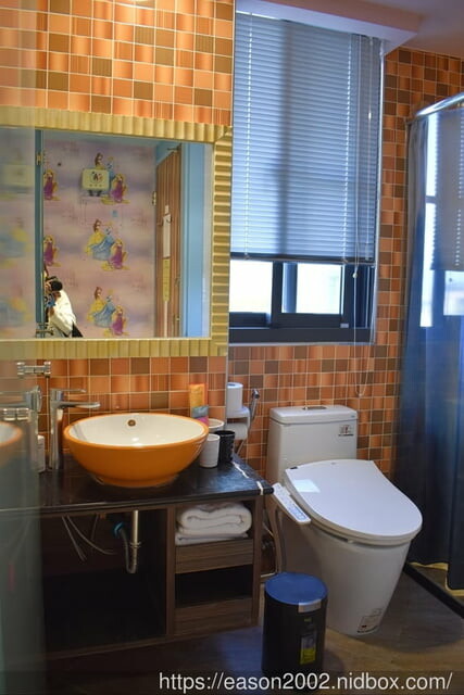 宜蘭冬山親子民宿推薦 | 丟丟噹親子樂園民宿 宜蘭百坪民宿 接近小動物 釣魚划船 奶瓶餵魚 網美拍照景點