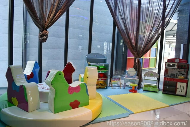 宜蘭冬山親子民宿推薦 | 丟丟噹親子樂園民宿 宜蘭百坪民宿 接近小動物 釣魚划船 奶瓶餵魚 網美拍照景點