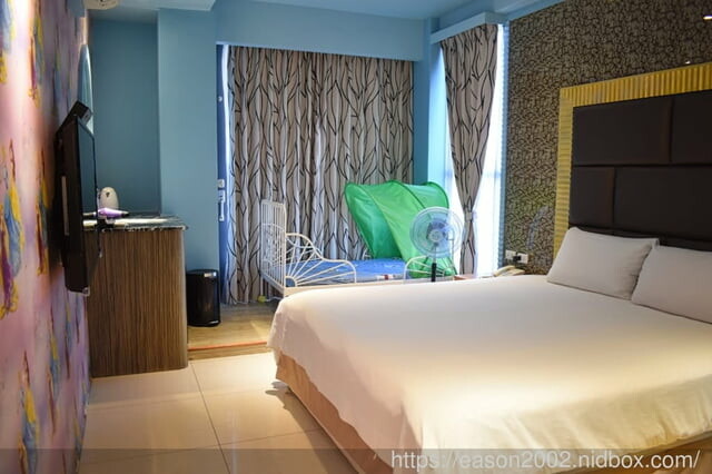 宜蘭冬山親子民宿推薦 | 丟丟噹親子樂園民宿 宜蘭百坪民宿 接近小動物 釣魚划船 奶瓶餵魚 網美拍照景點