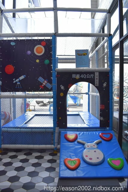 宜蘭冬山親子民宿推薦 | 丟丟噹親子樂園民宿 宜蘭百坪民宿 接近小動物 釣魚划船 奶瓶餵魚 網美拍照景點