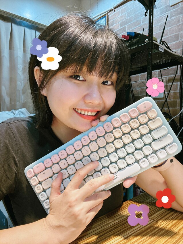 超可愛糖果色！綠聯UGREEN KU101 FUN+(夢幻樂園)機械鍵盤｜MAC 、Windows、有線無線自由切換｜自帶15種絢彩燈光！ - 萍姐愛分享