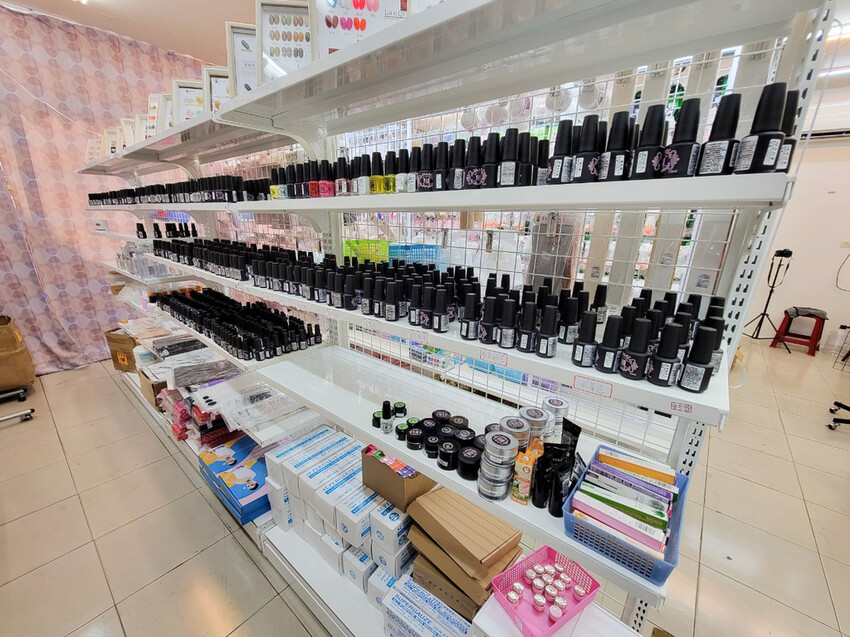 VLY品牌專業美甲材料展售中心,台南美甲材料行,台南美甲師推薦6.jpg