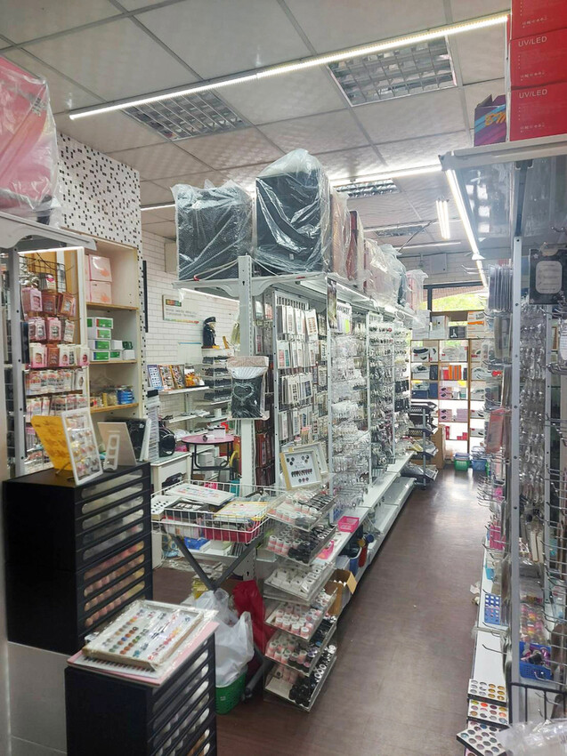 VLY品牌專業美甲材料展售中心,台南美甲材料行,台南美甲師推薦2.jpg