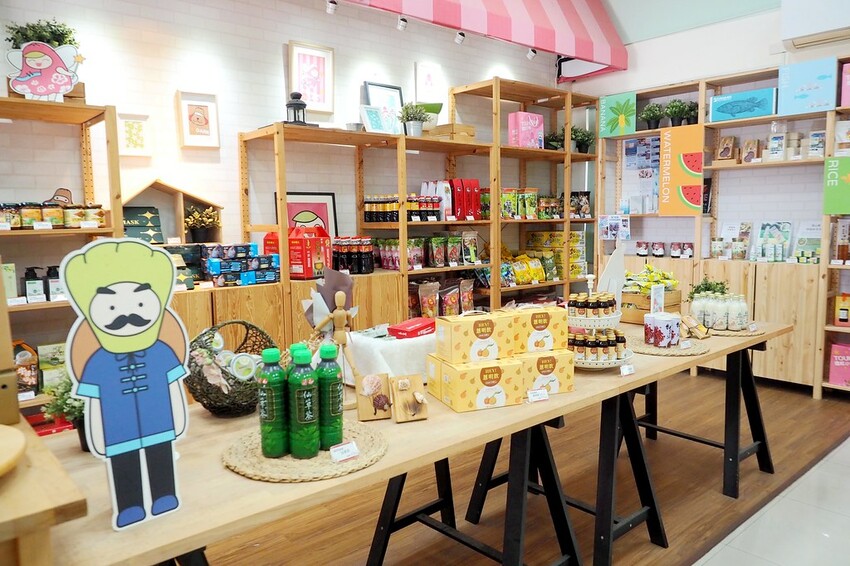 【屏東親子景點】♥透紅佳人探索樂園♥全台唯一蓮霧主題觀光工廠.可愛蓮霧巨人.蓮霧風味手作愛玉/窯烤披薩DIY