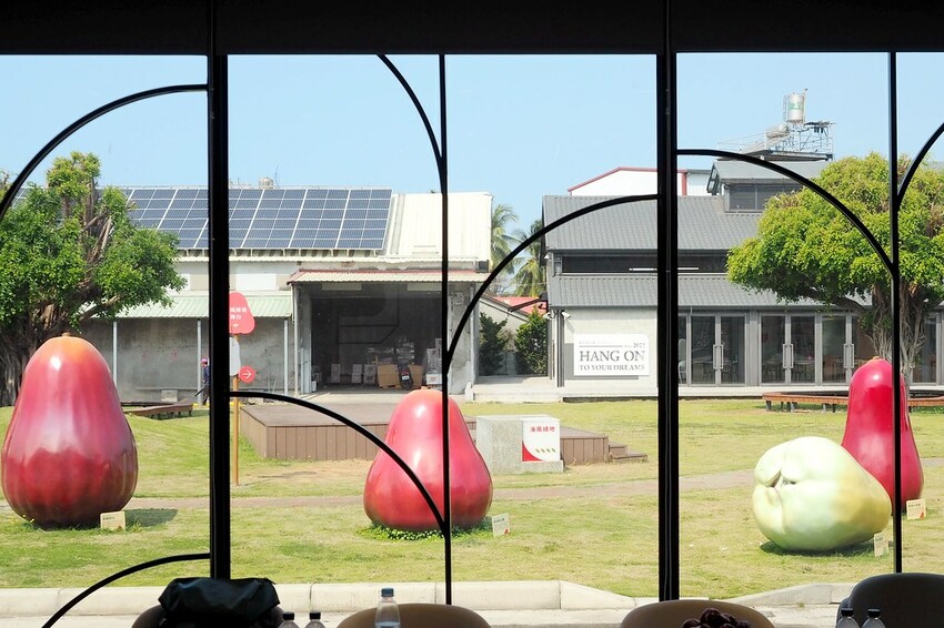 【屏東親子景點】♥透紅佳人探索樂園♥全台唯一蓮霧主題觀光工廠.可愛蓮霧巨人.蓮霧風味手作愛玉/窯烤披薩DIY