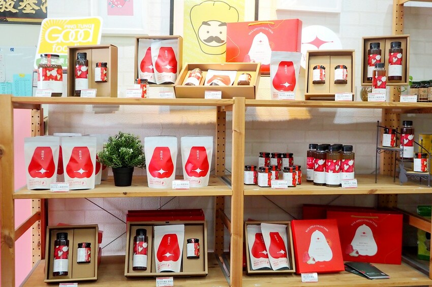 【屏東親子景點】♥透紅佳人探索樂園♥全台唯一蓮霧主題觀光工廠.可愛蓮霧巨人.蓮霧風味手作愛玉/窯烤披薩DIY