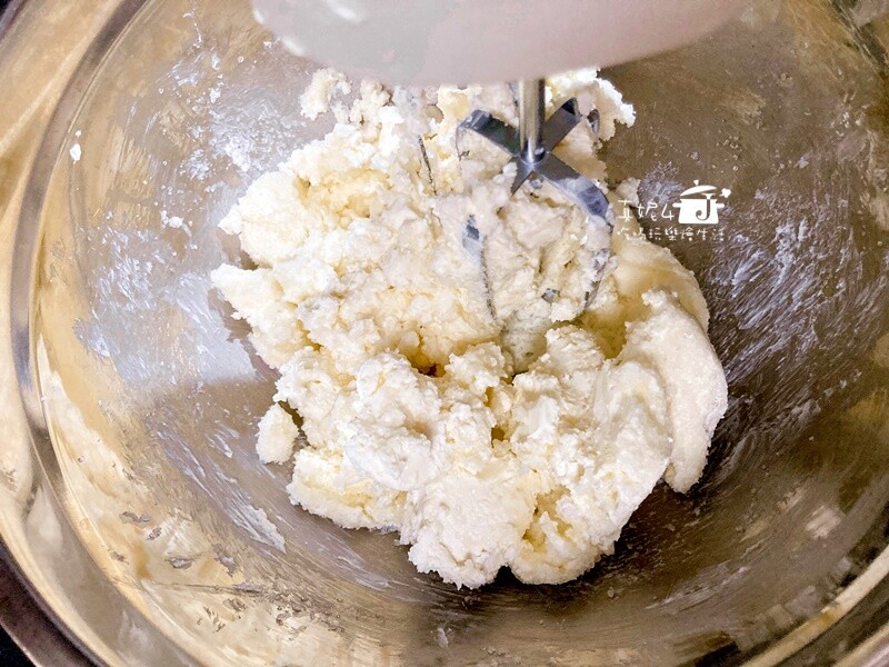 烘焙筆記│花生醬乳酪蛋糕，一口超滿足的甜鹹雙滋味