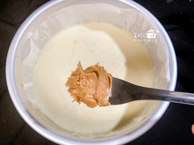 烘焙筆記│花生醬乳酪蛋糕，一口超滿足的甜鹹雙滋味