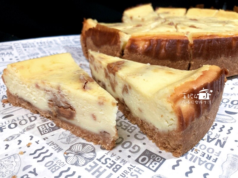 烘焙筆記│花生醬乳酪蛋糕，一口超滿足的甜鹹雙滋味