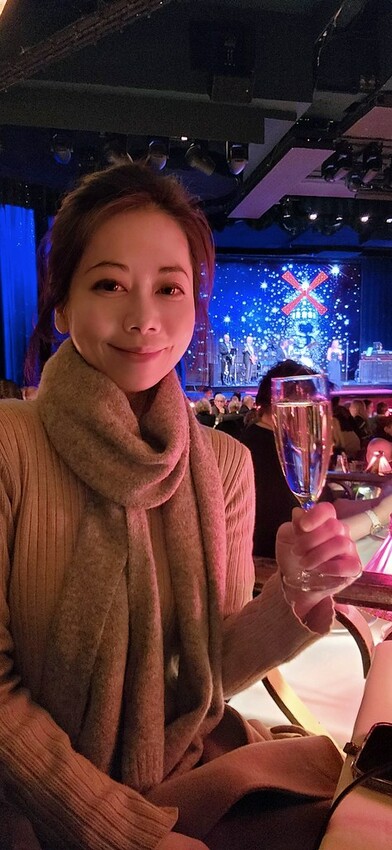 ◎【法國巴黎 紅磨坊－晚宴秀＆城市觀光巴士之旅】精緻奢華排場...嘖嘖稱奇！