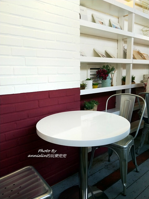 ◎【首爾(三清洞) EGG DROP 超好吃的 "滑蛋厚三明治"】網美新寵！除了ISSAC，這家吐司三明治～你一定也要試