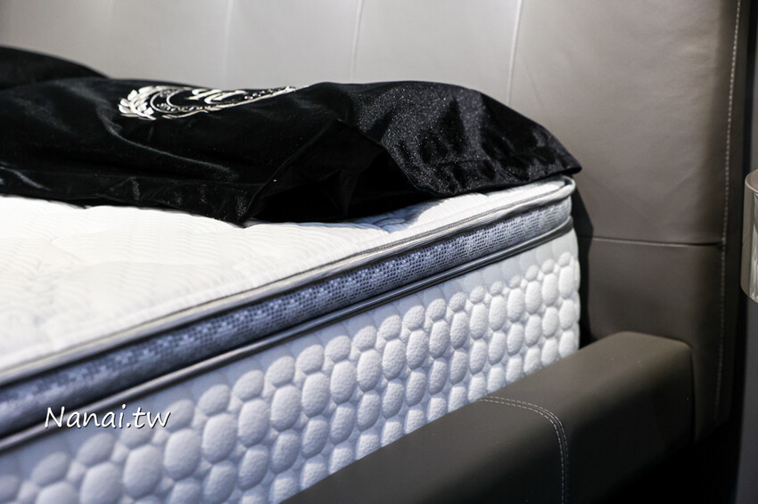 台中家具推薦晶華傢俱！義大利時尚全牛皮沙發，平價精品沃荷真皮沙發，傢配師訂製餐桌床架床墊，一站購足 - Nana愛旅行札記