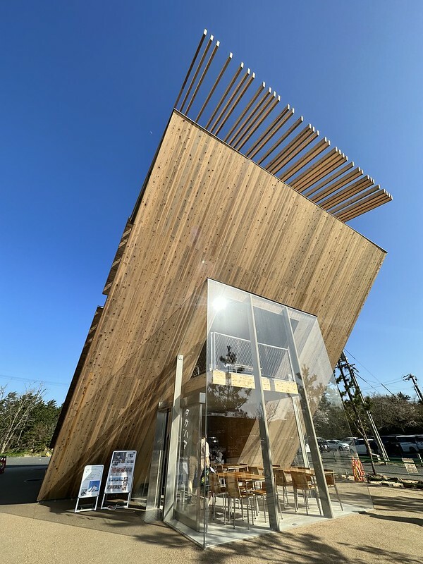 【日本，鳥取】Takahama Cafe（タカハマカフェ/高濱咖啡廳)，「通往天空的階梯」隈研吾新作品。（鳥取咖啡