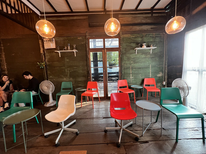 【亞洲，泰國，曼谷】Mother Roaster Talad Noi，夢想不分年齡，70 歲奶奶的咖啡夢想。（曼谷咖啡館）