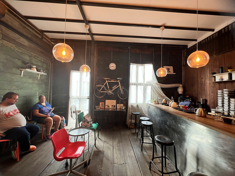 【亞洲，泰國，曼谷】Mother Roaster Talad Noi，夢想不分年齡，70 歲奶奶的咖啡夢想。（曼谷咖啡館）