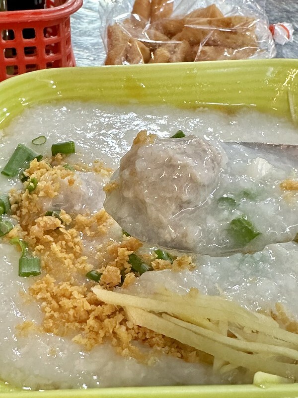 【亞洲，泰國，曼谷】陳進忠粥鋪（ โจ๊กตั้งจิงตง - เจ้าเก่าซังราชวงศ์ ）曼谷生活日常的幸福美味，在三聘