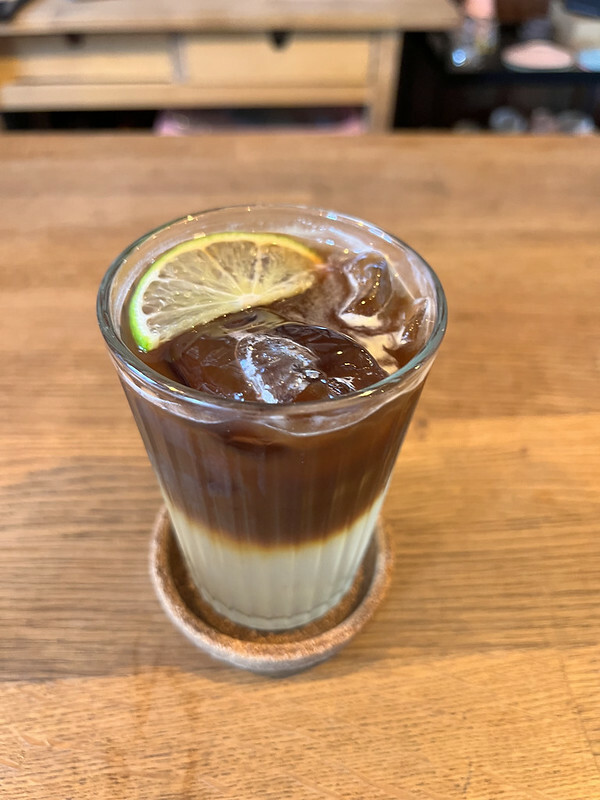 【亞洲，泰國，曼谷】Mother Roaster Talad Noi，夢想不分年齡，70 歲奶奶的咖啡夢想。（曼谷咖啡館）