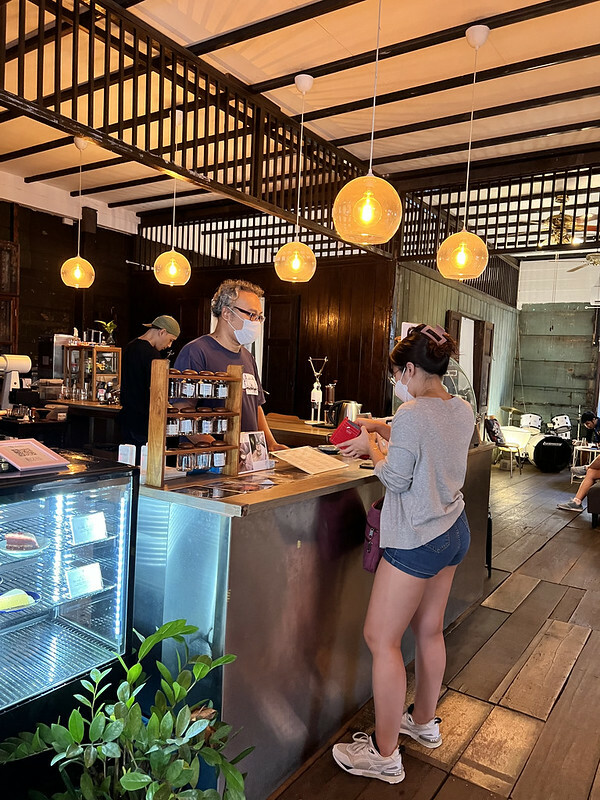 【亞洲，泰國，曼谷】Mother Roaster Talad Noi，夢想不分年齡，70 歲奶奶的咖啡夢想。（曼谷咖啡館）