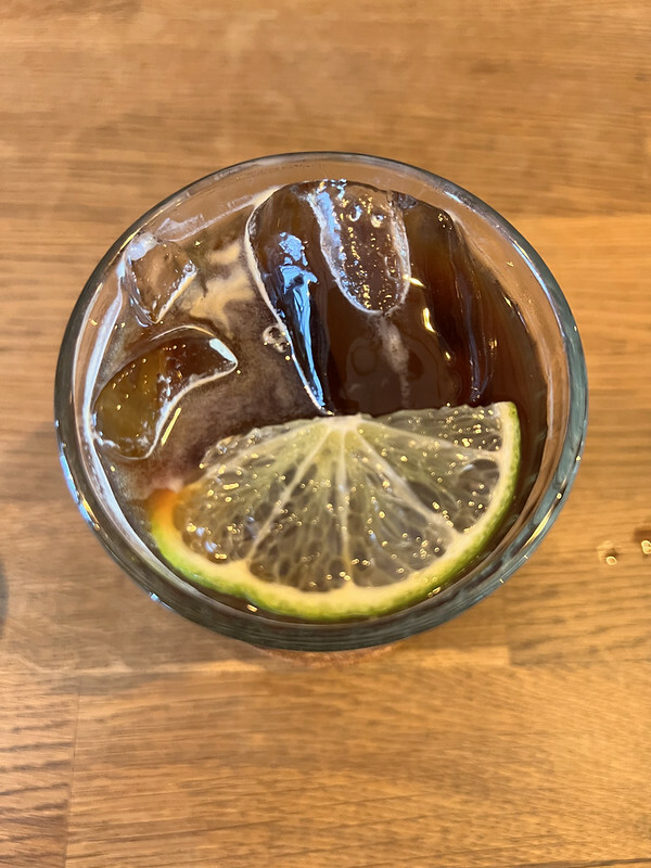 【亞洲，泰國，曼谷】Mother Roaster Talad Noi，夢想不分年齡，70 歲奶奶的咖啡夢想。（曼谷咖啡館）