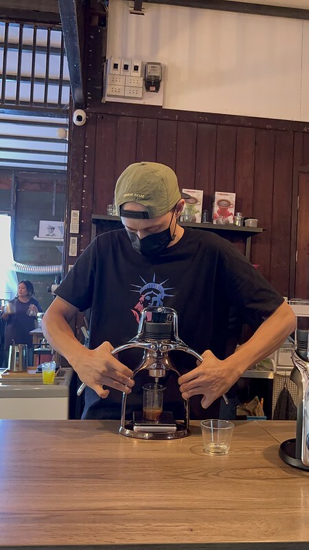 【亞洲，泰國，曼谷】Mother Roaster Talad Noi，夢想不分年齡，70 歲奶奶的咖啡夢想。（曼谷咖啡館）