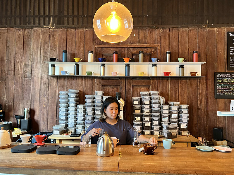 【亞洲，泰國，曼谷】Mother Roaster Talad Noi，夢想不分年齡，70 歲奶奶的咖啡夢想。（曼谷咖啡館）