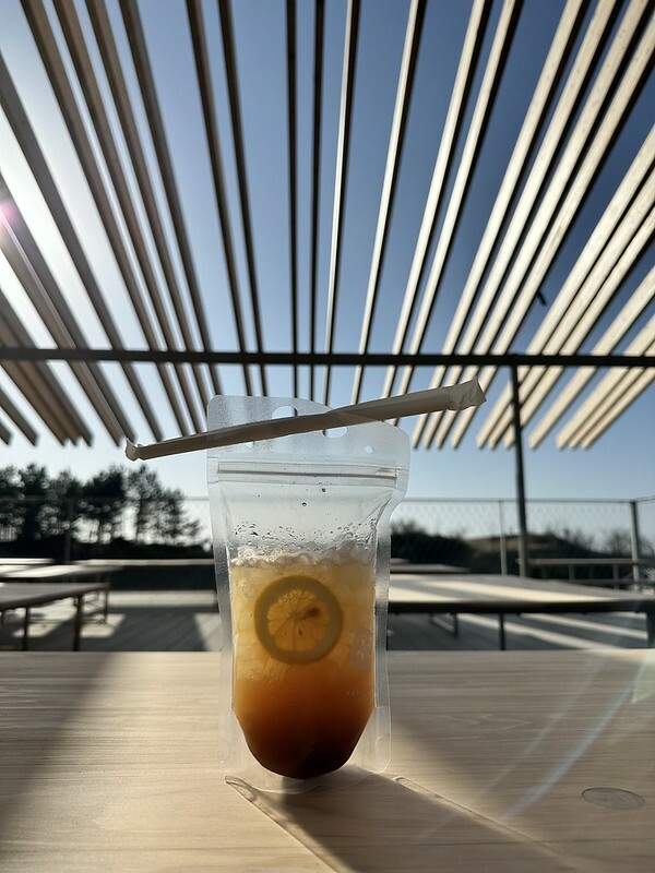 【日本，鳥取】Takahama Cafe（タカハマカフェ/高濱咖啡廳)，「通往天空的階梯」隈研吾新作品。（鳥取咖啡