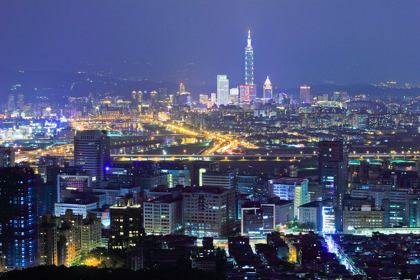 【北部景點】台北新北必去必拍夜景點│象山虎山│碧山巖│陽明山大屯山│劍潭山│老地方觀機平台│仙跡岩│金面山│