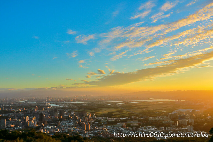 【北部景點】台北新北必去必拍夜景點│象山虎山│碧山巖│陽明山大屯山│劍潭山│老地方觀機平台│仙跡岩│金面山│