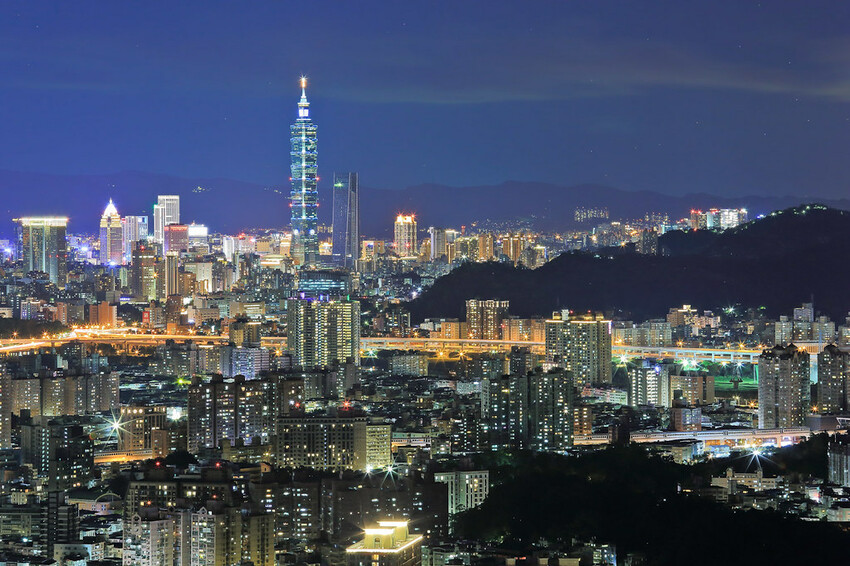 【北部景點】台北新北必去必拍夜景點│象山虎山│碧山巖│陽明山大屯山│劍潭山│老地方觀機平台│仙跡岩│金面山│