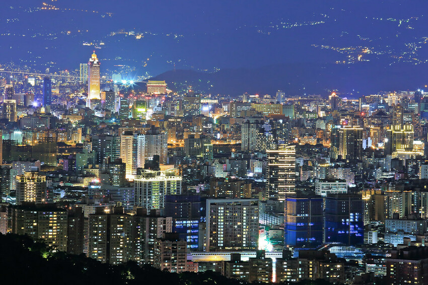 【北部景點】台北新北必去必拍夜景點│象山虎山│碧山巖│陽明山大屯山│劍潭山│老地方觀機平台│仙跡岩│金面山│